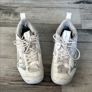 Mizuno Volleyball shoes size 8